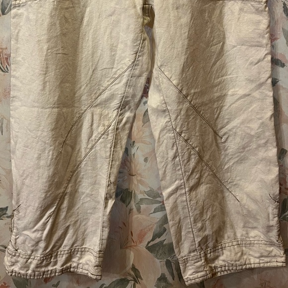 DKNY Linen Capris Size 2 - Picture 2 of 9